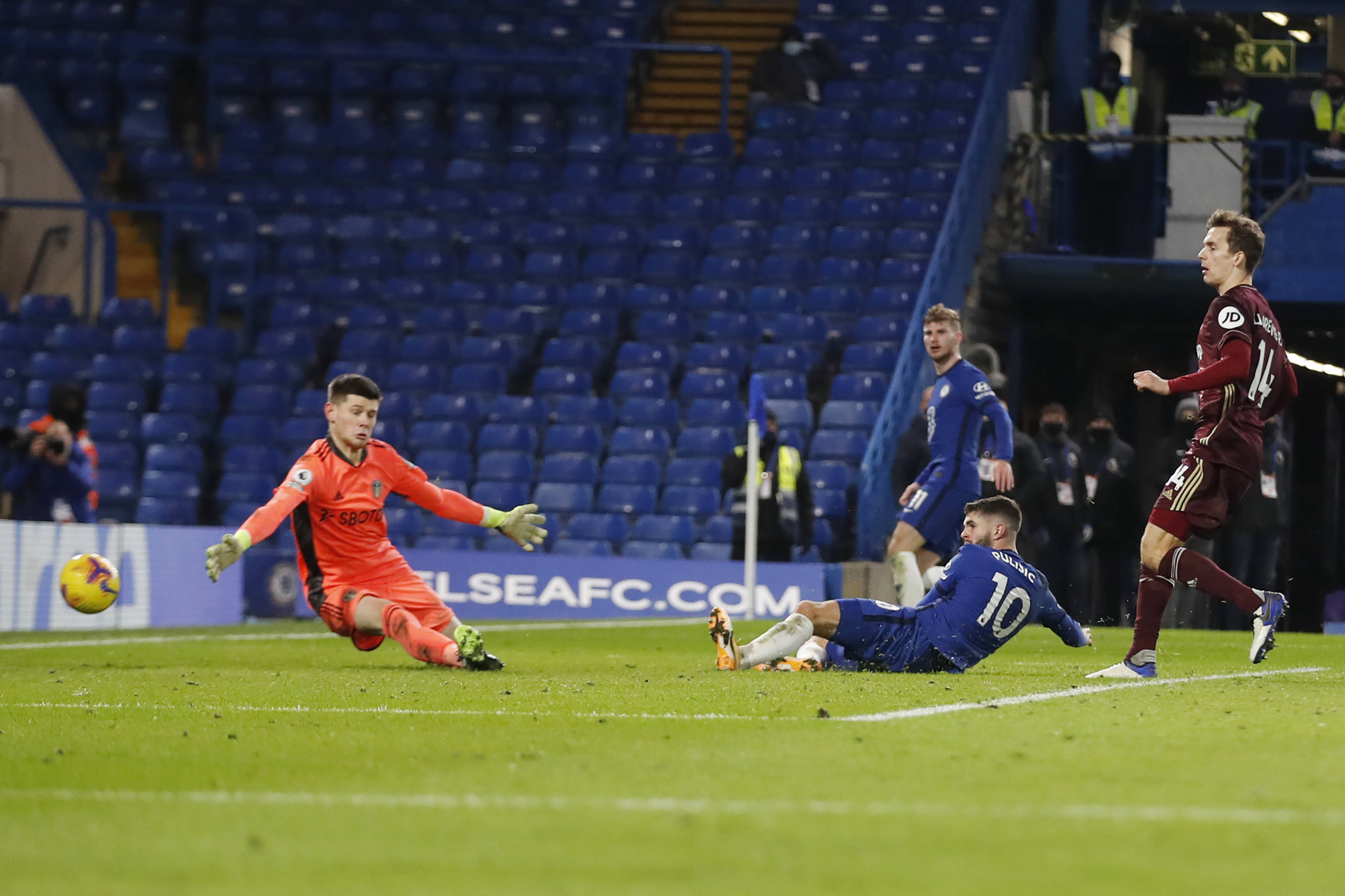 在周四上午 在周四上午